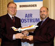 Steve Ridolfi presidente de Bombardier Aerospace Regional Aircraft y Miguel Falcon, mánager general de Air Nostrum